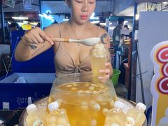 -席娜卡琳火车铁道夜市