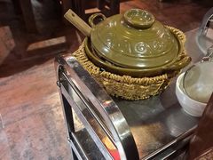 煲仔饭-大匠工房古船木艺术餐厅·猪肚鸡专门店(长白仙岛店)