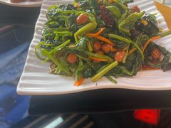 -炖四方东北铁锅炖·烧烤小龙虾(中豪国际店)