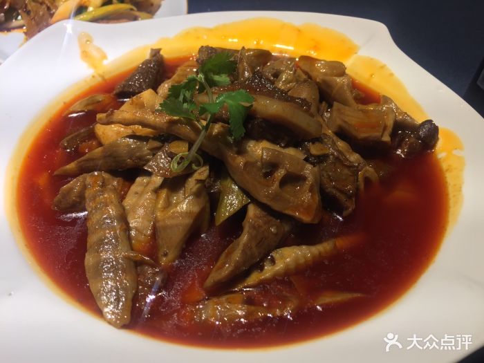 卞氏菜根香(航空路旗舰店)烟笋烧牛肉图片 - 第1张