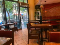 -玛格萝妮比萨屋(陆家浜路店)