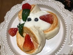 莓果乐园日式梳芙厘松饼-秘密旅行Bonjour(黑金冠 江南西店)