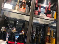 -中百仓储超市有限公司(越秀星汇维港店)