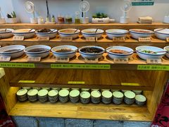自助调料区-春记潮汕牛肉火锅