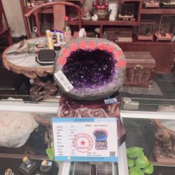 -灵彩珠宝(朗香街店)