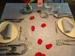 -弦月窗LUNETTE BY AMANDA(复兴路店)