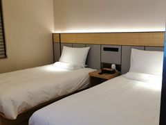 -如家酒店(上海外滩南京路人民广场地铁站店)