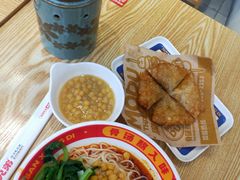 -魔都三兄弟酸辣粉·蘸卤炸串(虹桥万科店)