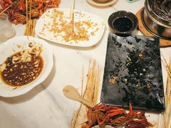 -老街烧烤大排档·地道湖北菜·龙虾馆(汉口火车站店)