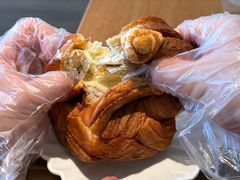 -VERIE BAKEHOUSE