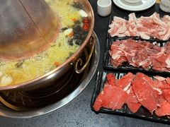 -果松木炭酸菜铜火锅·外婆参鸡汤