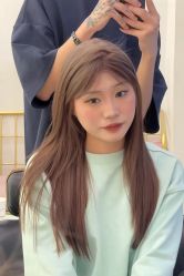 点击看大图 -V8潮牌·接发烫染连锁