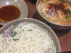 -亮亮面馆(经六路店)