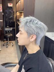 -一家只做男发烫染的店