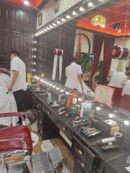 -东方先生国潮男士理发馆