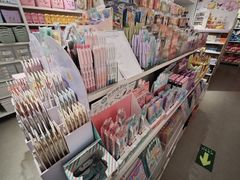-名创优品(北京新中关购物中心地铁层店)