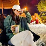三五知己相约营地围炉煮茶，还可以仰望星空