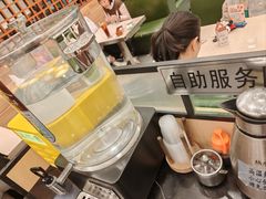 -佰搭果·广式茶餐厅(西华路店)