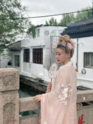 -一揽芳华汉服旗袍体验馆(拙政园店)