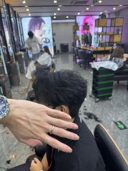 -藤野造型烫染·漂发