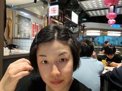 -瑞虹新天地月亮湾