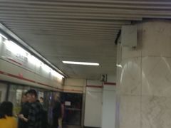 -上海体育馆(地铁站)