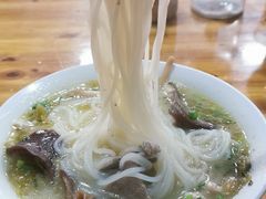 酸菜米线-老字号巴山酸菜米线(巴渝佳梦小区店)