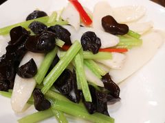 香芹黑木耳炒淮山-鹅滋道(甘坑古镇店)