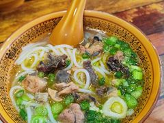 -正宗李家土鸡米线店