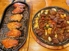 料理烤焦香翅中-老东镇啤酒屋海鲜加工·蒸汽海鲜·海鲜烧烤(台东店)