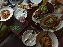 -Chom Cafe and Restaurant