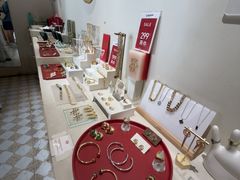 -LADY FAFA(巨鹿路陕西南路路口店)