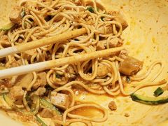 -鹤江桥·红油牛肉粉(SKP店)