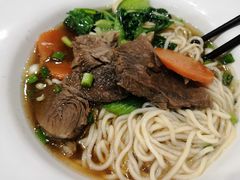 精品红烧牛肉面-半亩园(奥特莱斯店)