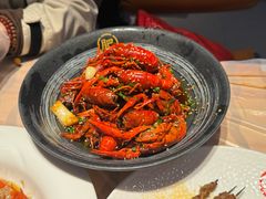-肥肥虾庄·金牌油焖大虾(汉街SKP店)