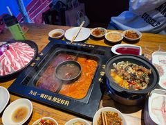 -老牌坊云南鱼豆花火锅(哈西万达店)