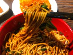 -爆炸头阿姨小四川正宗川味小吃(无任何分店)