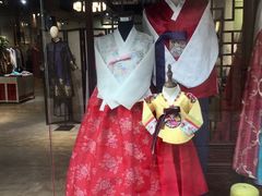 -鲁邦国际风情街(麦世达韩国精品百货店)