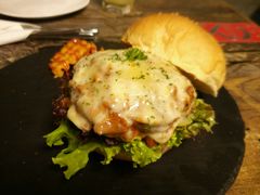 -HIGH FIVE哈福手工汉堡(桂林路店)