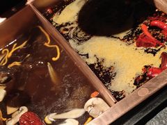 -老牌坊云南鱼豆花火锅(哈西万达店)