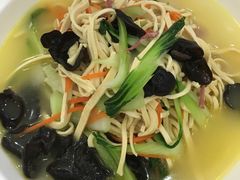 -侬佳蒸菜馆(听潮店)