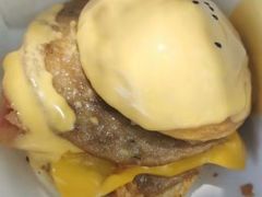 芝士熔岩牛肉汉堡-前进5路汉堡炸鸡(前进五路店)