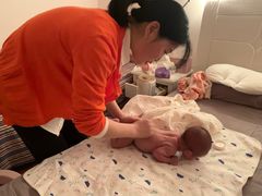 -爱的果实月嫂育婴师(世纪东方店)