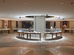 -北京七彩云南翡翠珠宝旗舰店(月坛店)