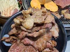 -啊美丽炭火烤肉(滑翔一店)