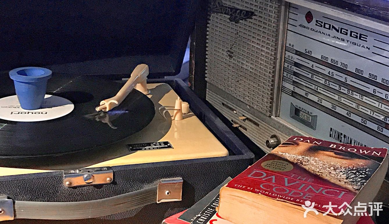 这家复古咖啡店🈶一羊千喜❗太可爱了🐏