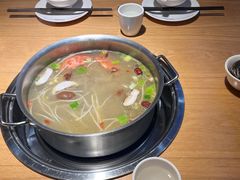 酸萝卜鸭架汤-守柴炉烤鸭(科华中路王府井店)