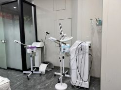 -苗方清颜专业祛痘·皮肤管理