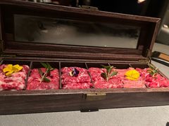 -左庭右院鲜牛肉火锅黑金店(陆家嘴中心店)