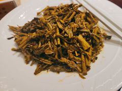 -蔼若春.传承三十年云南菜(金碧公园店)
